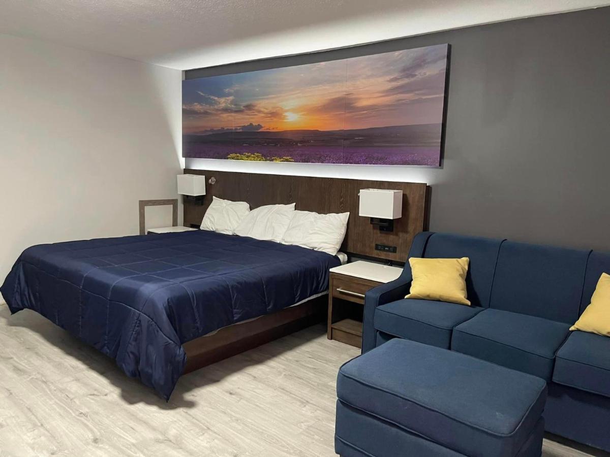 Luxor Inn & Suites, A Travelodge By Wyndham Elkins Eksteriør billede