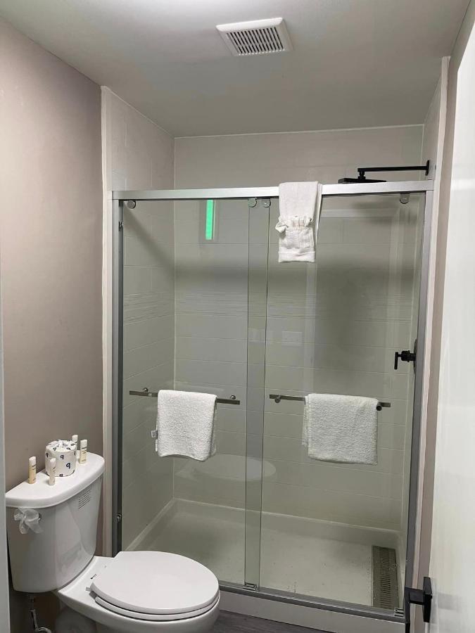 Luxor Inn & Suites, A Travelodge By Wyndham Elkins Eksteriør billede
