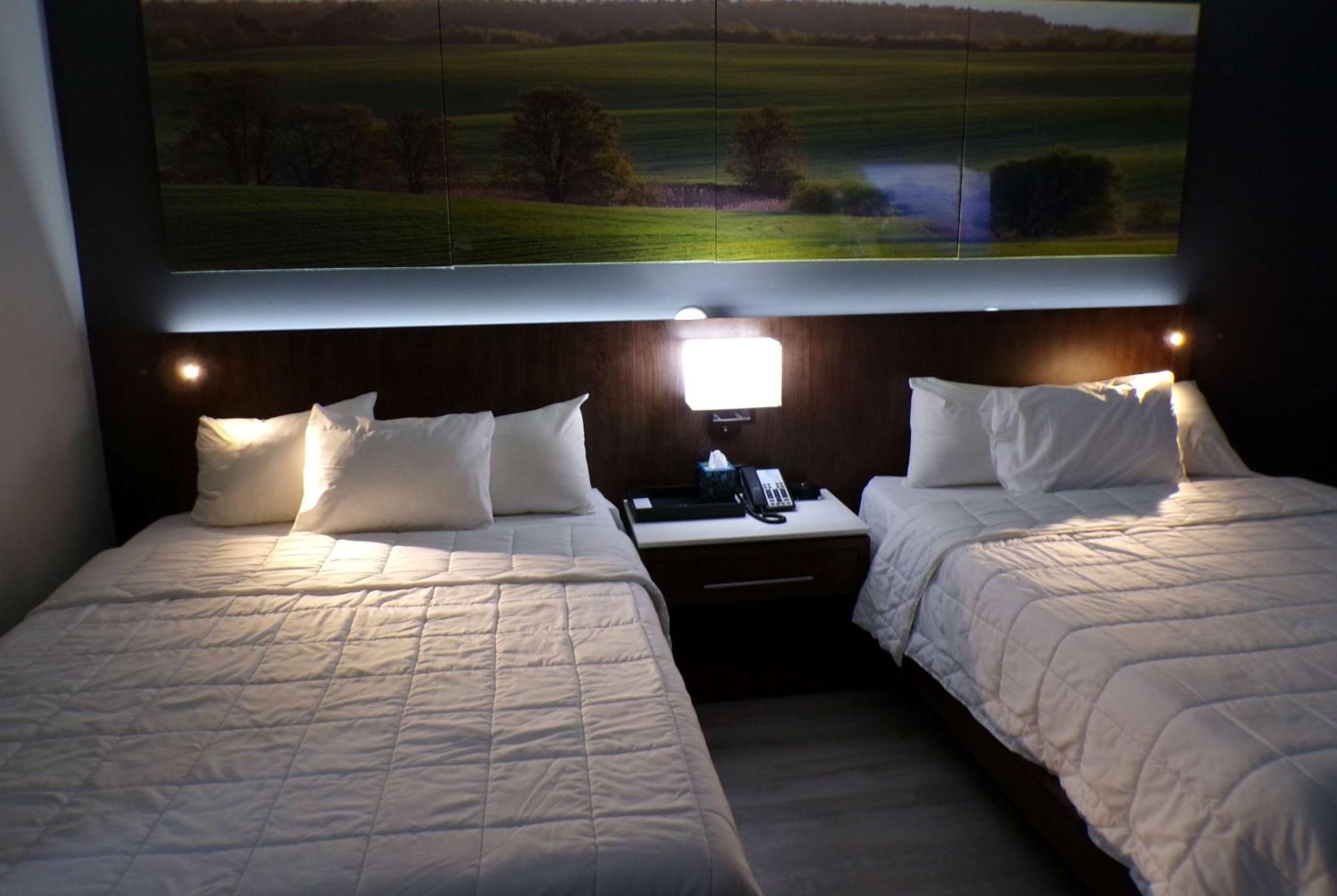 Luxor Inn & Suites, A Travelodge By Wyndham Elkins Eksteriør billede