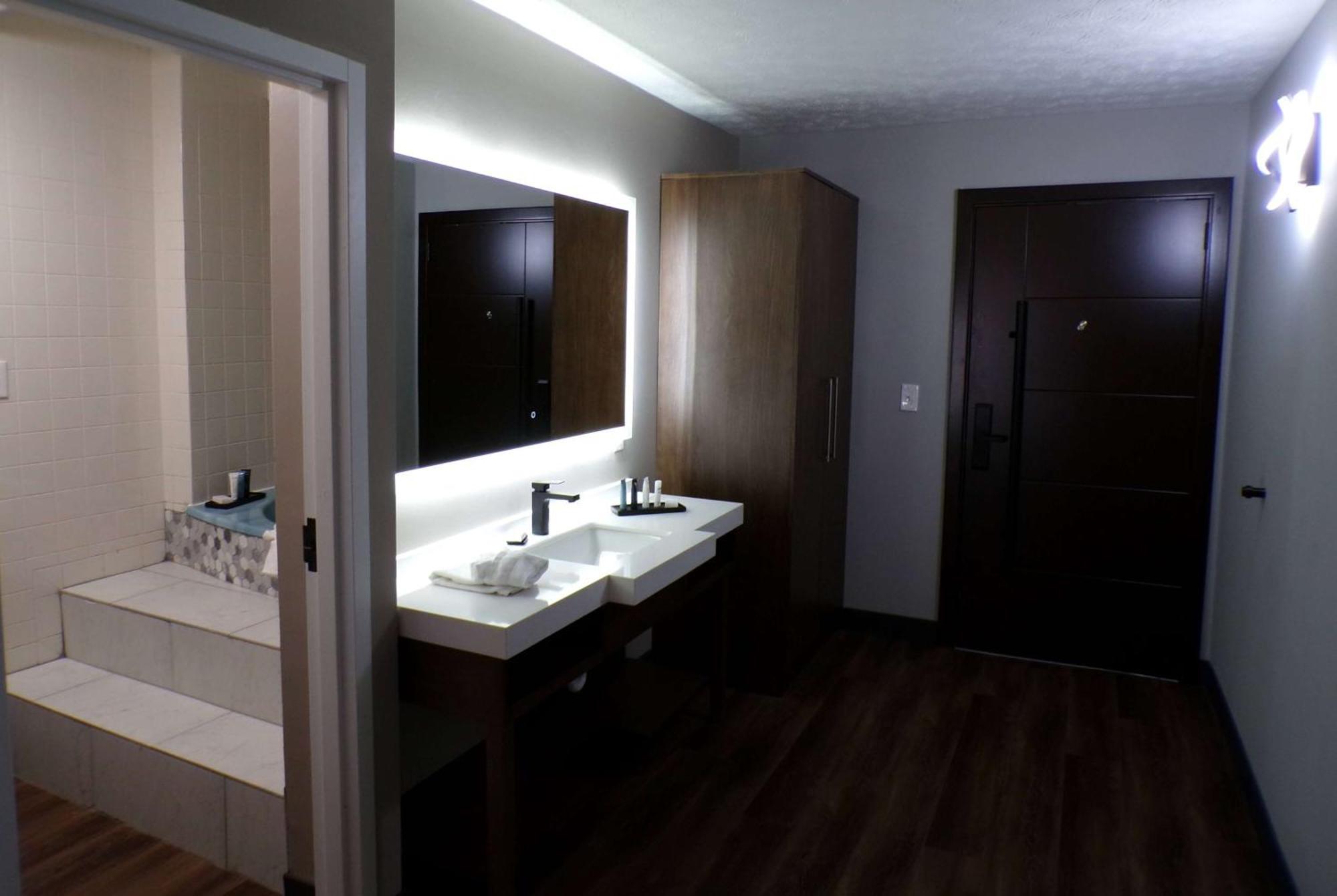 Luxor Inn & Suites, A Travelodge By Wyndham Elkins Eksteriør billede