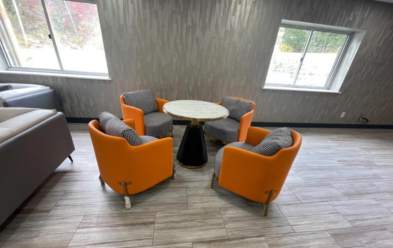 Luxor Inn & Suites, A Travelodge By Wyndham Elkins Eksteriør billede