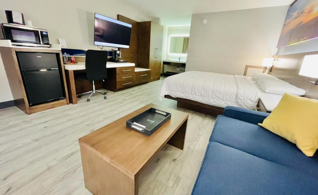 Luxor Inn & Suites, A Travelodge By Wyndham Elkins Eksteriør billede