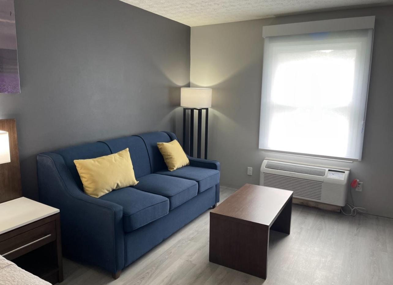 Luxor Inn & Suites, A Travelodge By Wyndham Elkins Eksteriør billede
