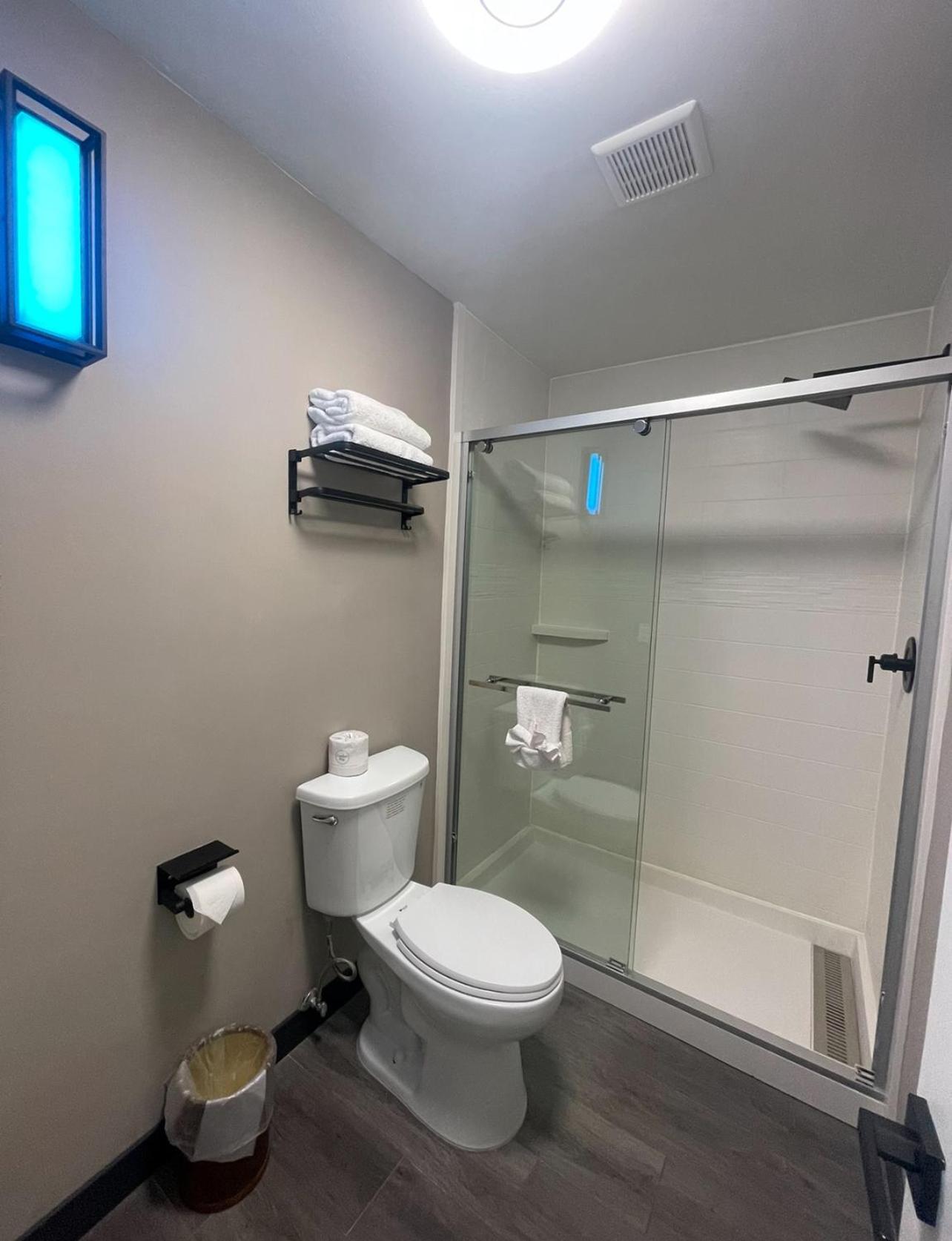 Luxor Inn & Suites, A Travelodge By Wyndham Elkins Eksteriør billede