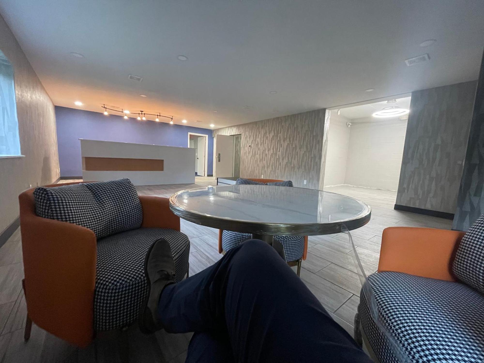 Luxor Inn & Suites, A Travelodge By Wyndham Elkins Eksteriør billede