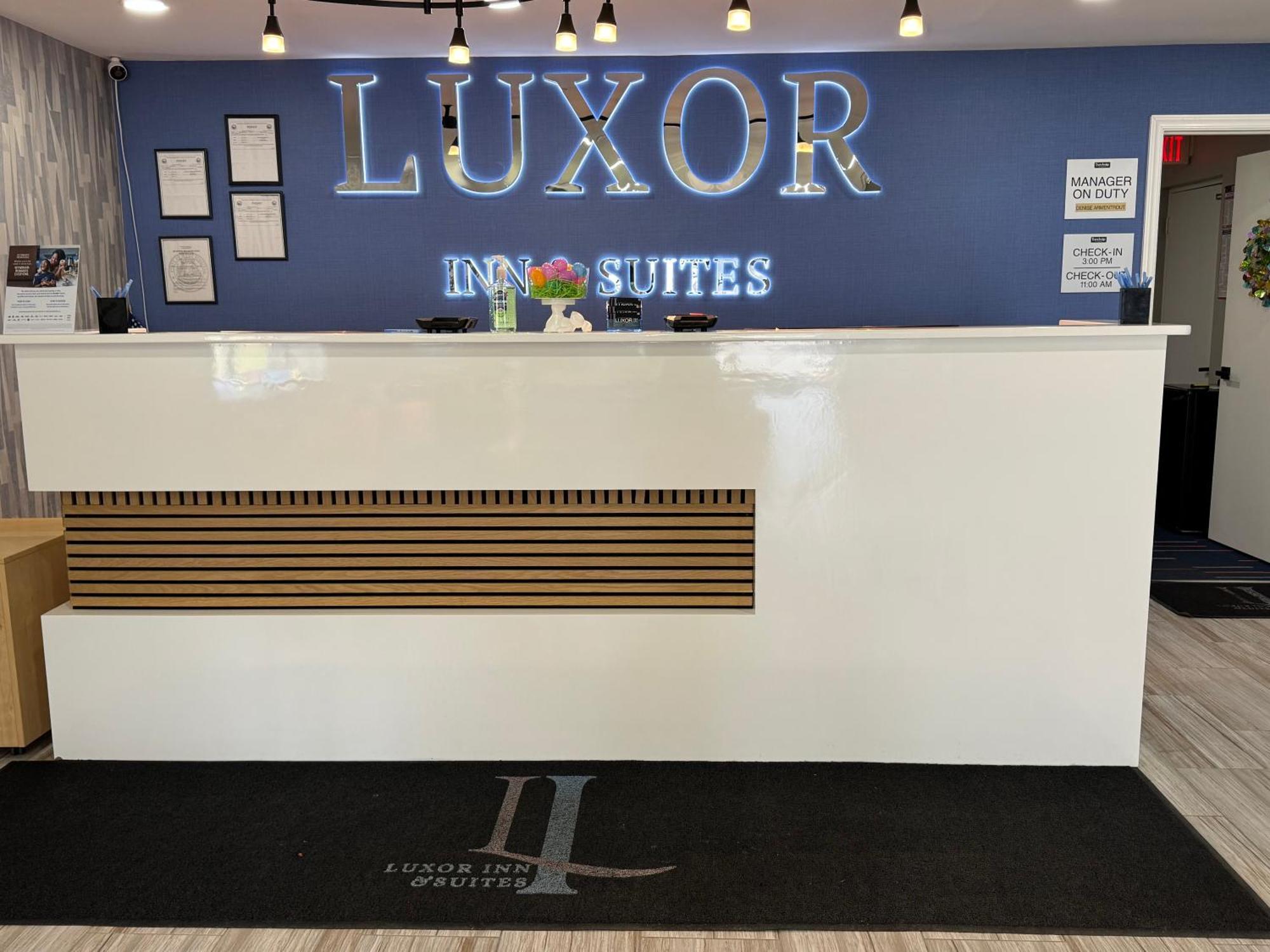 Luxor Inn & Suites, A Travelodge By Wyndham Elkins Eksteriør billede